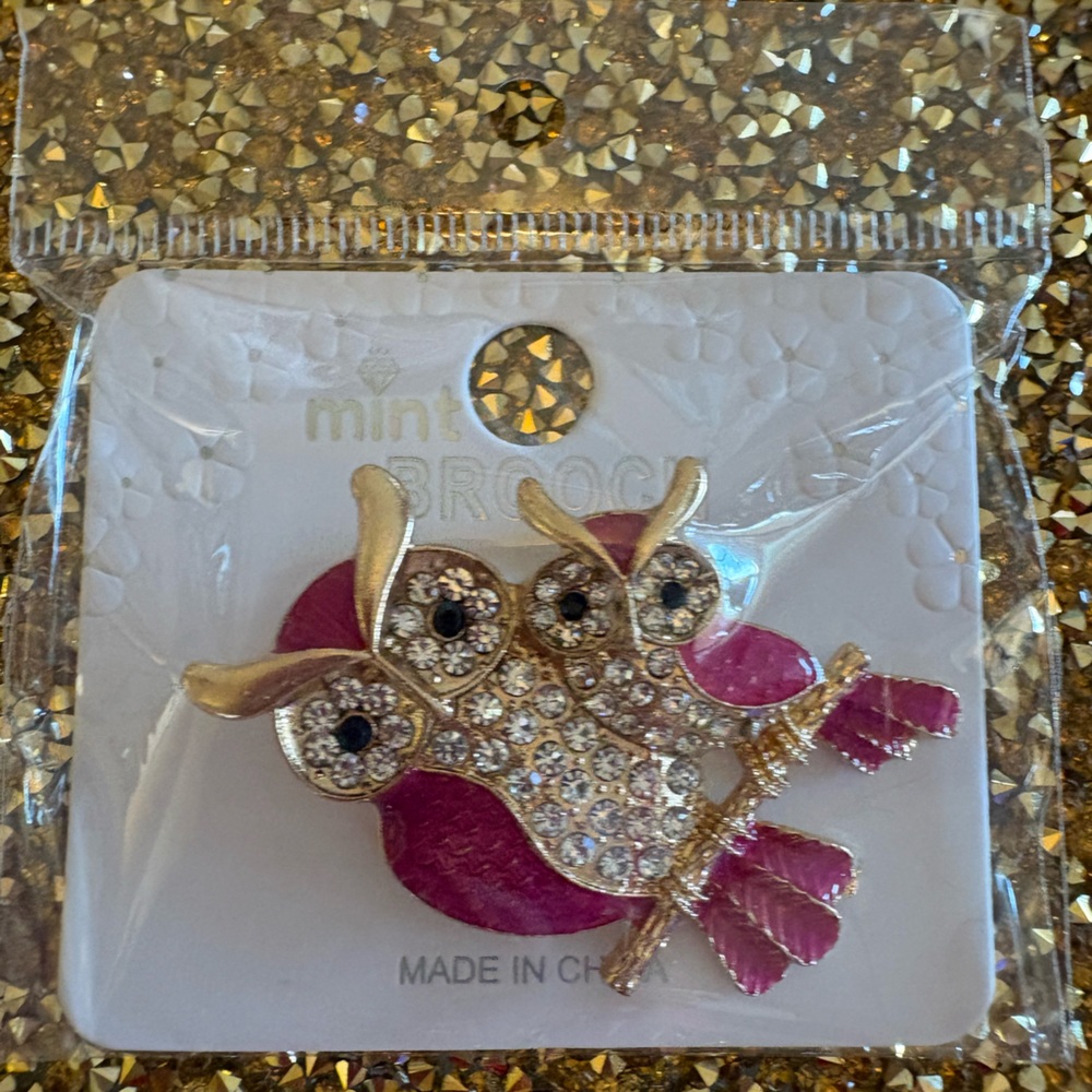 Crystal Owl NWT Brooch Pin - Gold-tone with Pink Enamel embellished Rhinestones - Picture 4 of 4